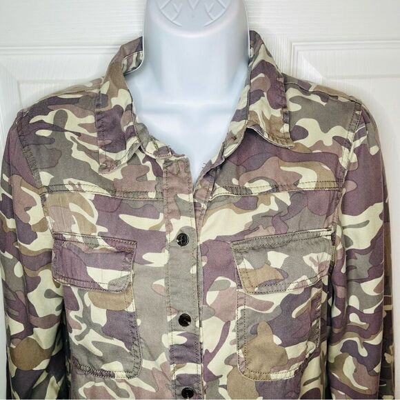 VELVET HEART Camo Button Down Shirt Bottom Ruffle Green S - Picture 7 of 13